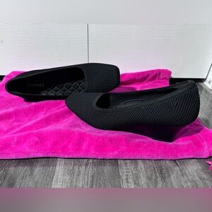 Vivaia Square-Toe Wedge (Margot) black